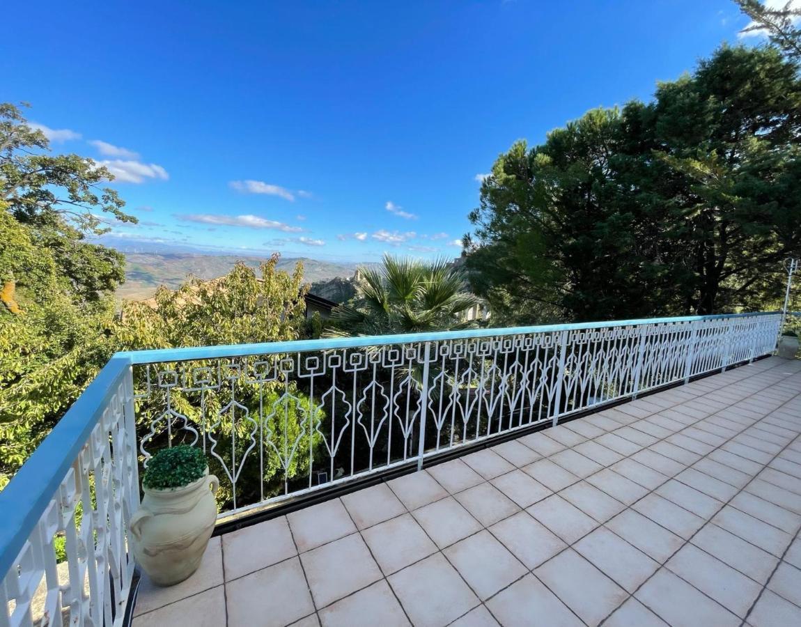Valateddi Villa Cammarata Екстериор снимка